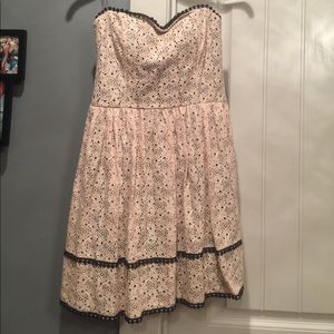 Strapless size 3 boutique dress